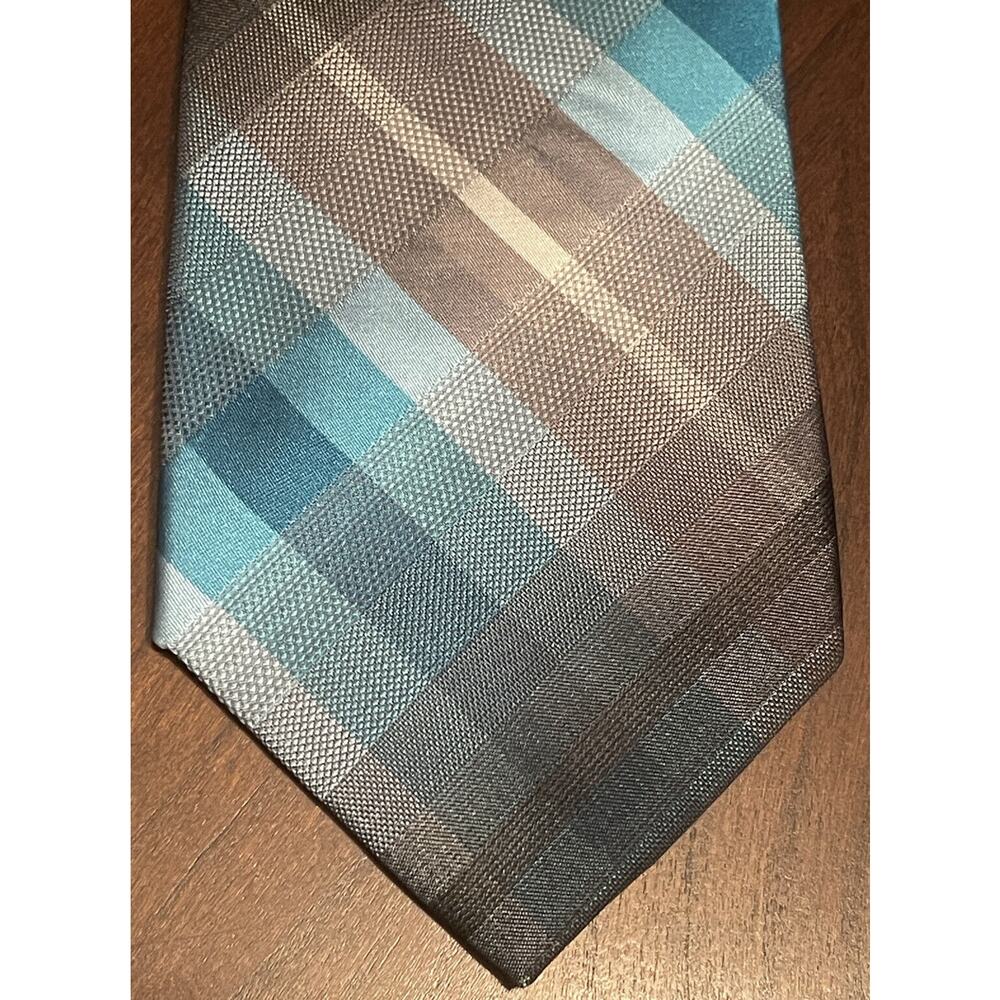 Van Heusen 100% Silk Men’s Neck Tie Made In China
